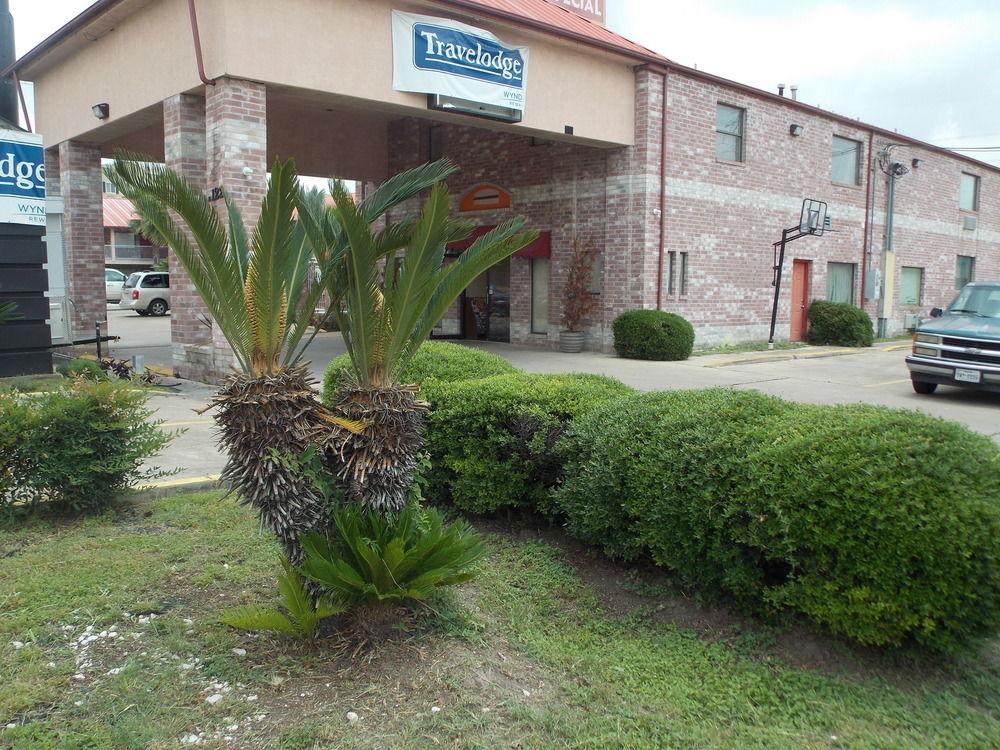 Econo & Downtown Riverwalk Area 2* San Antonio