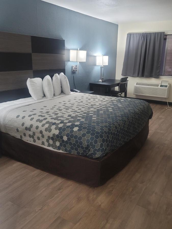 Hotel Econo Inn&suites 2*